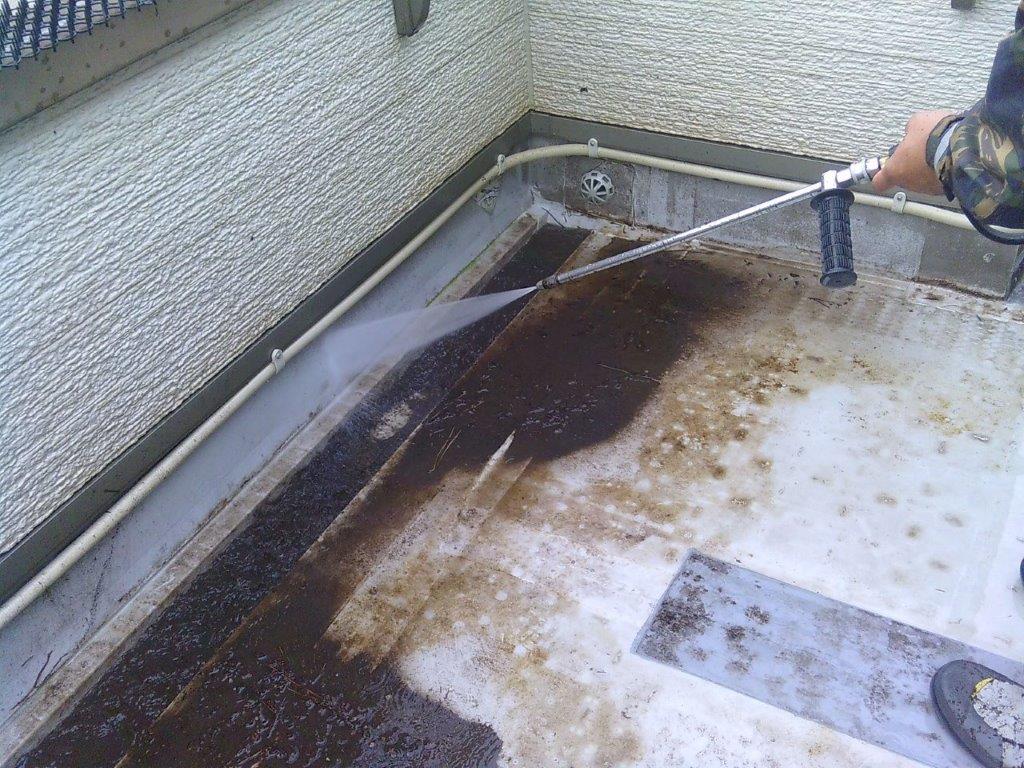 高圧洗浄中