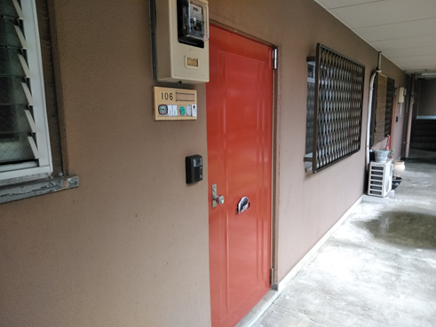 三島市アパート塗装玄関ドア