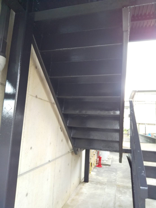 沼津市アパート階段錆び止め塗装